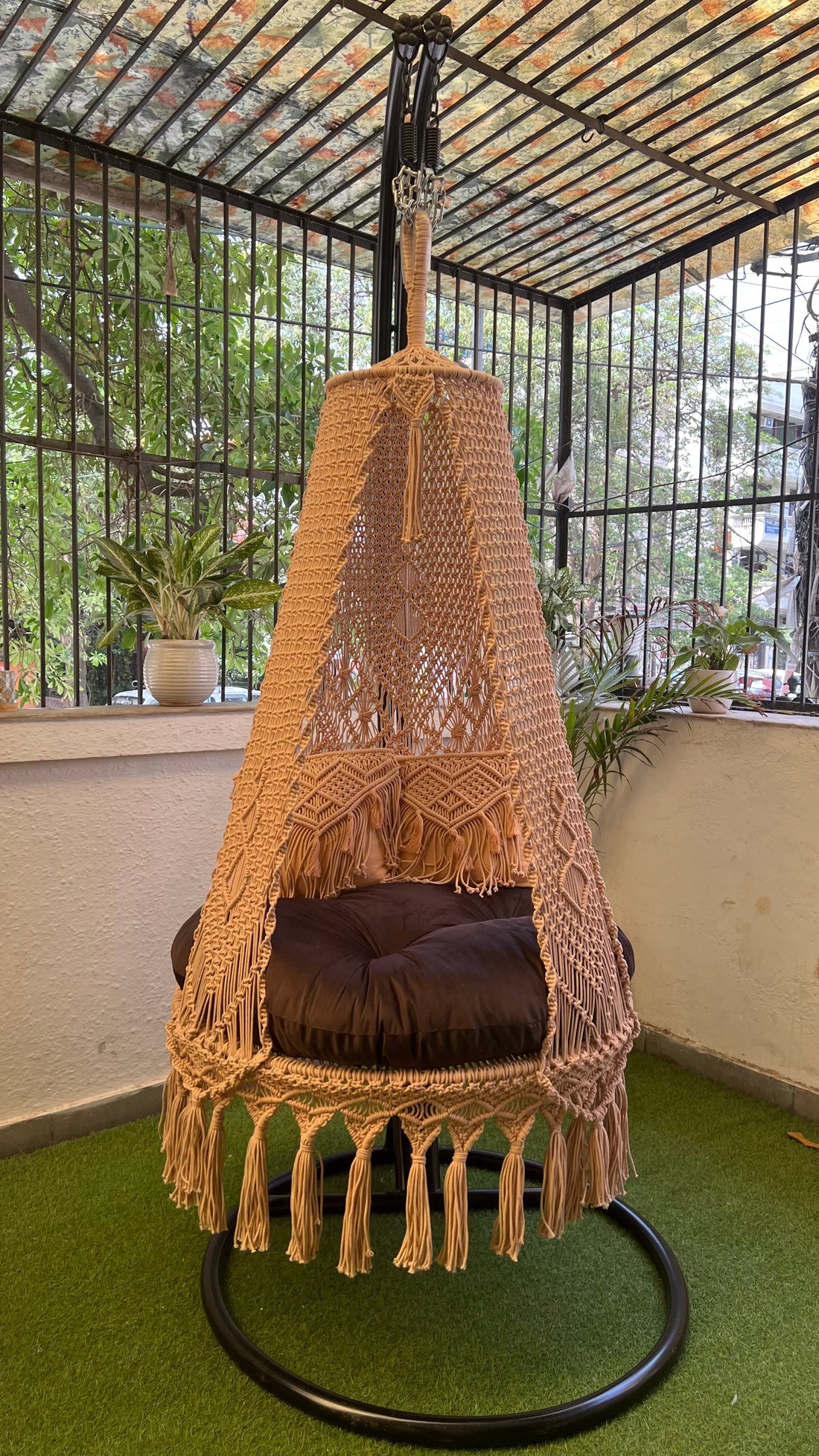 Balcony and Garden Swing Ideas That Turn Outdoor Spaces Into Retreats