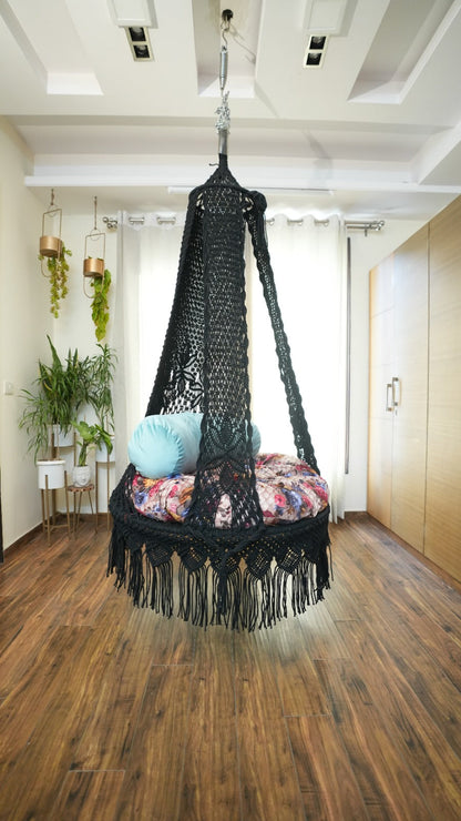 Black single seater hanging chair - Swing Saga