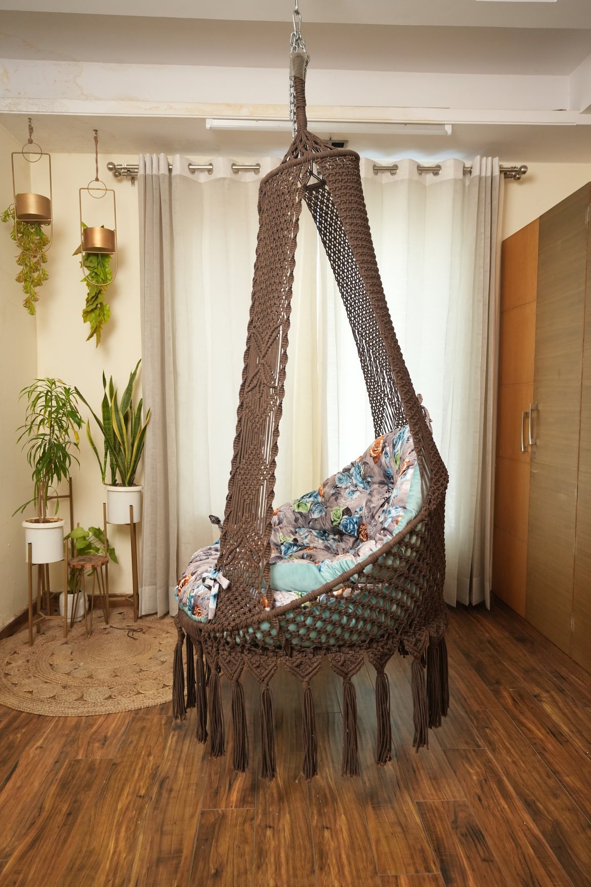 Wood Brown single seater hanging chair - Swing Saga