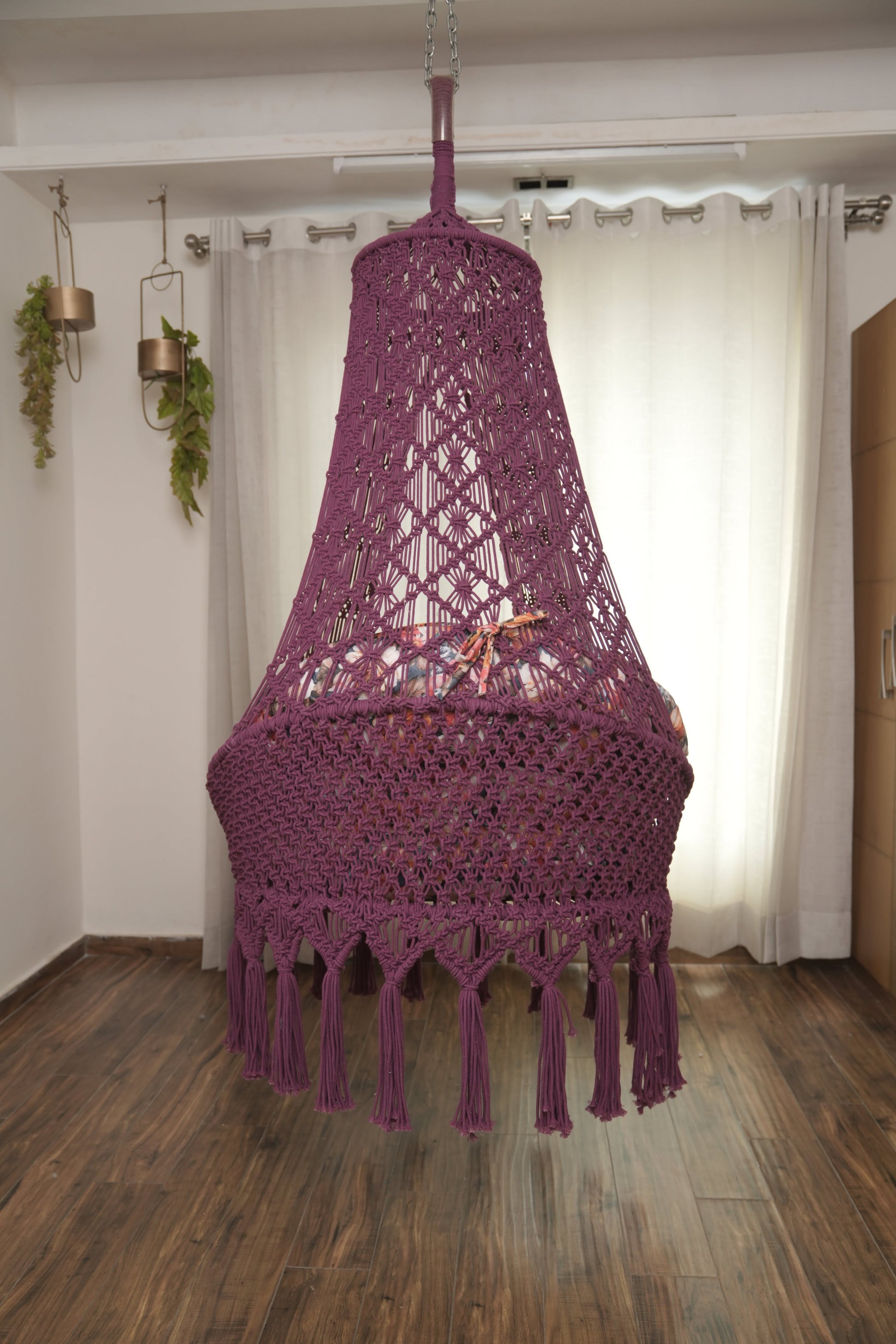 Magenta single seater hanging chair - Swing Saga