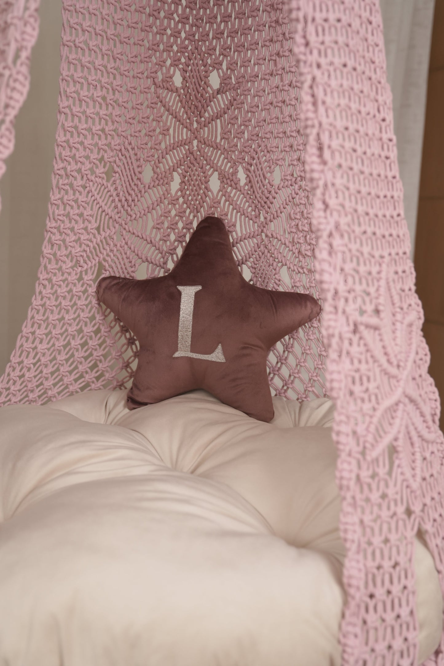 Pink single seater hanging chair - Swing Saga 