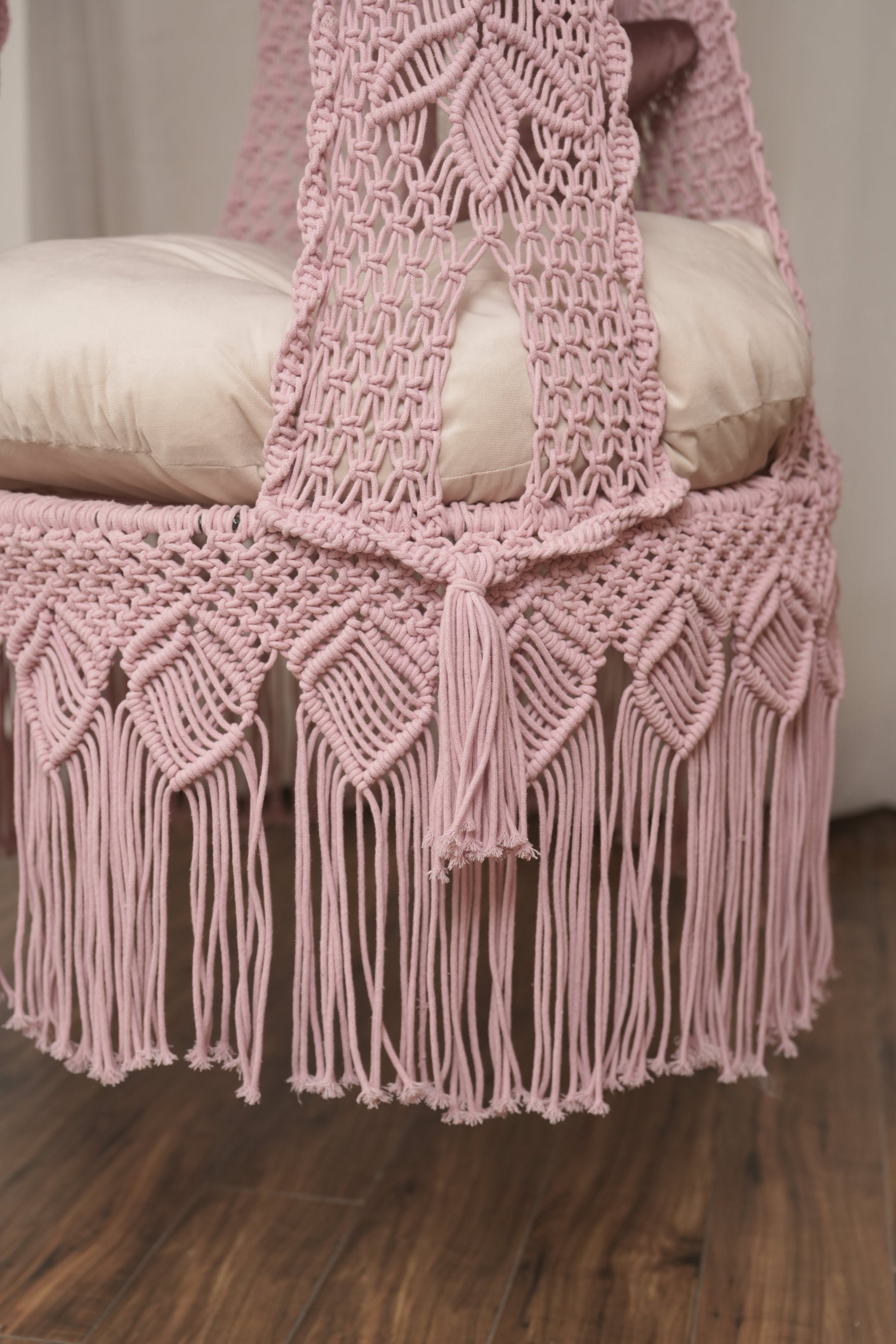 Pink single seater hanging chair - Swing Saga 