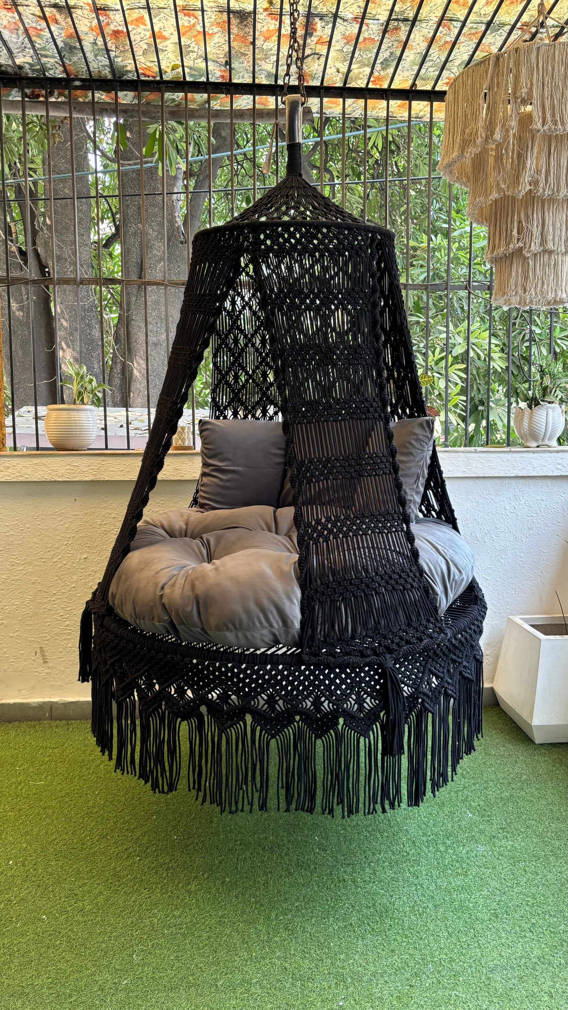 Black Double seater hanging chair - Swing Saga