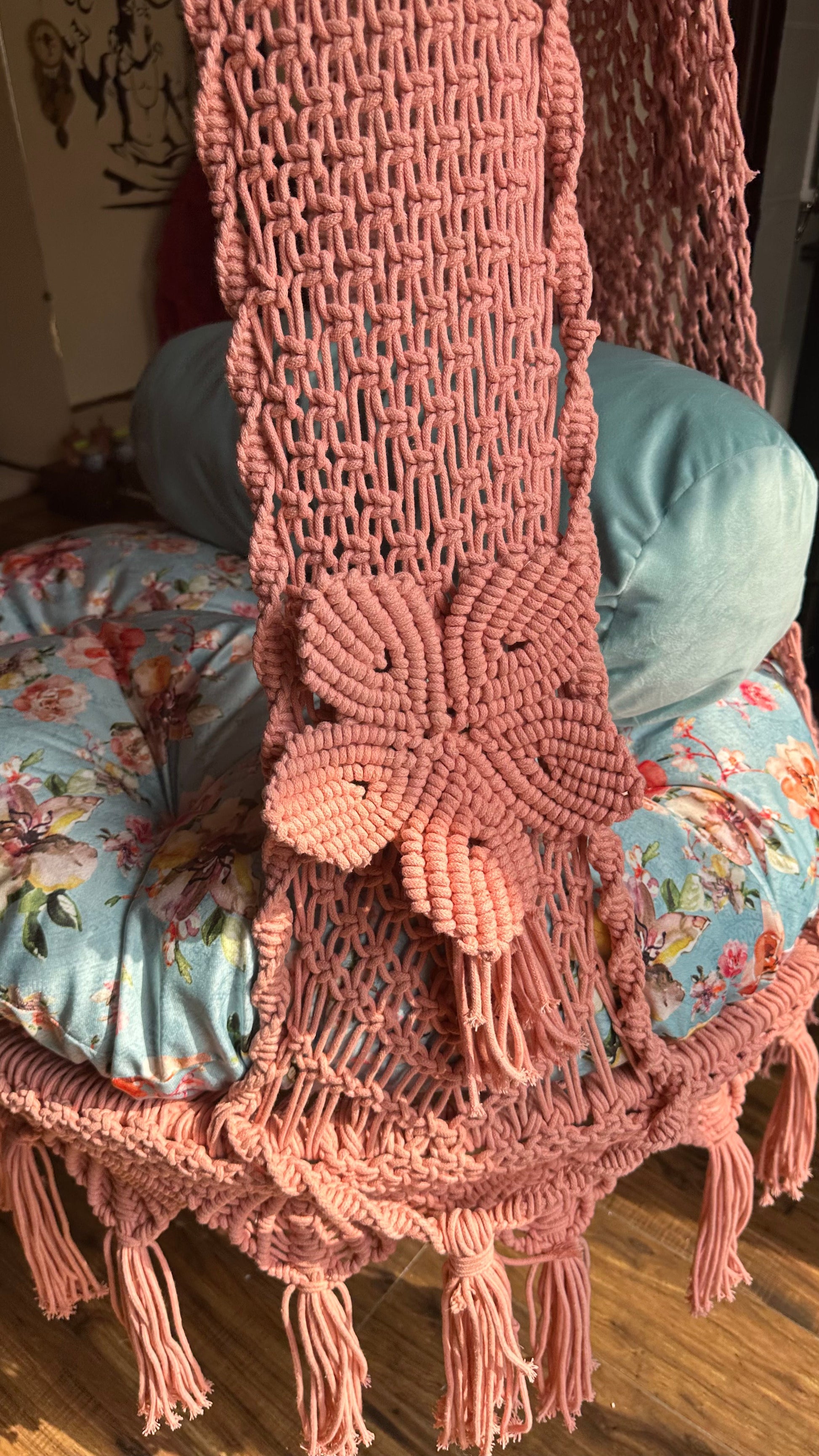 Lush Lux Pink single seater hanging chair - Swing Saga
