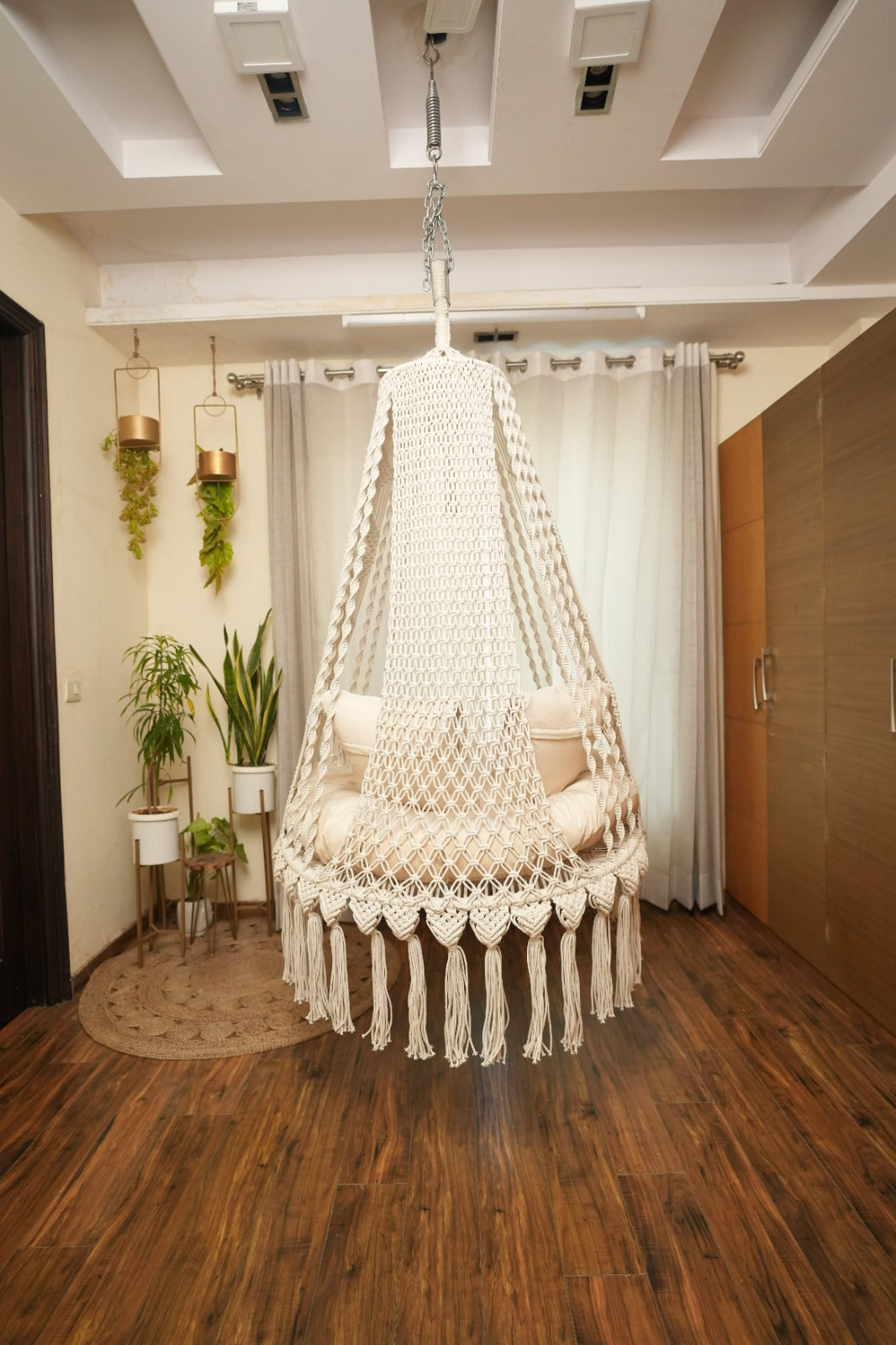Cream White single seater hanging chair - Swing Saga