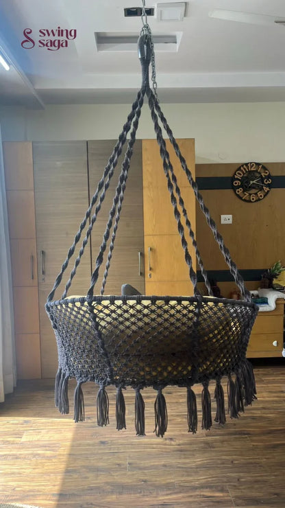 Black single seater hanging chair - Swing Saga