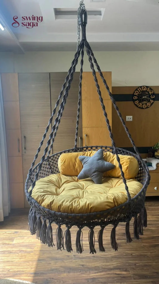 Black single seater hanging chair - Swing Saga