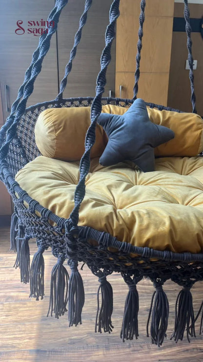 Black single seater hanging chair - Swing Saga