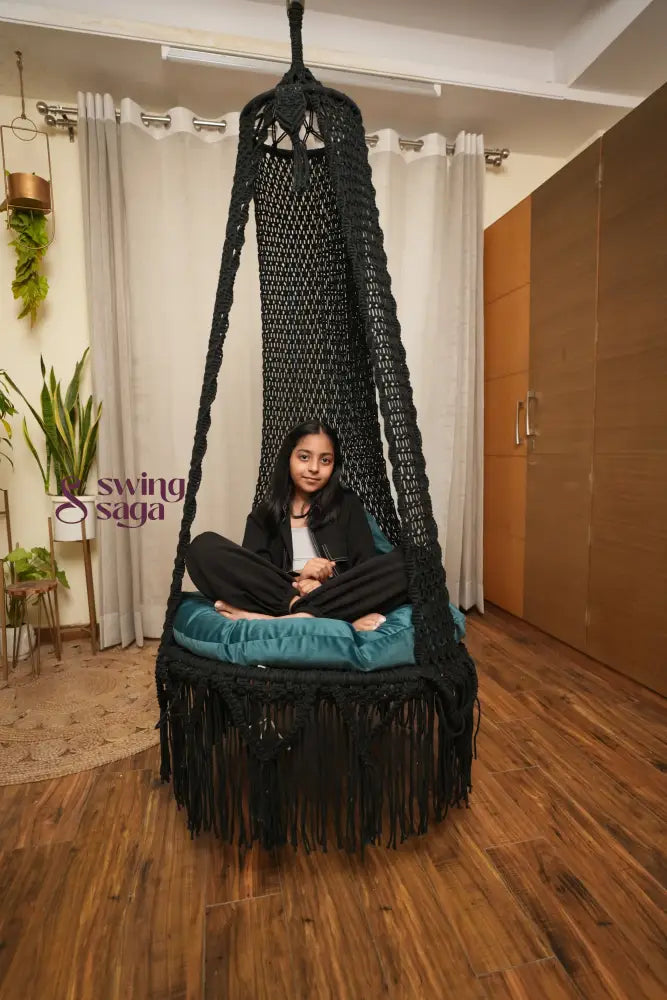 Black single seater hanging chair - Swing Saga