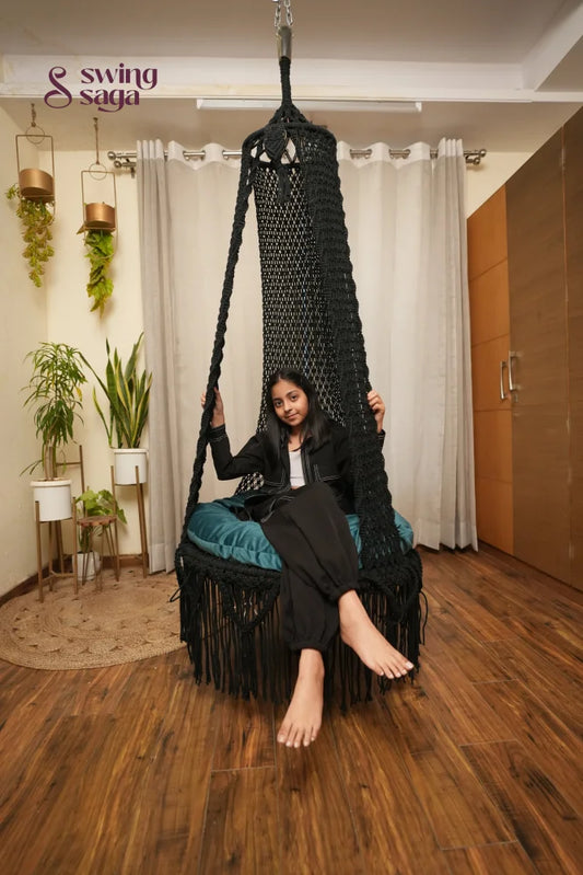 Black single seater hanging chair - Swing Saga