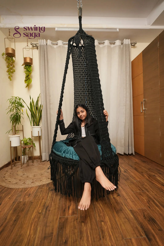 Black single seater hanging chair - Swing Saga