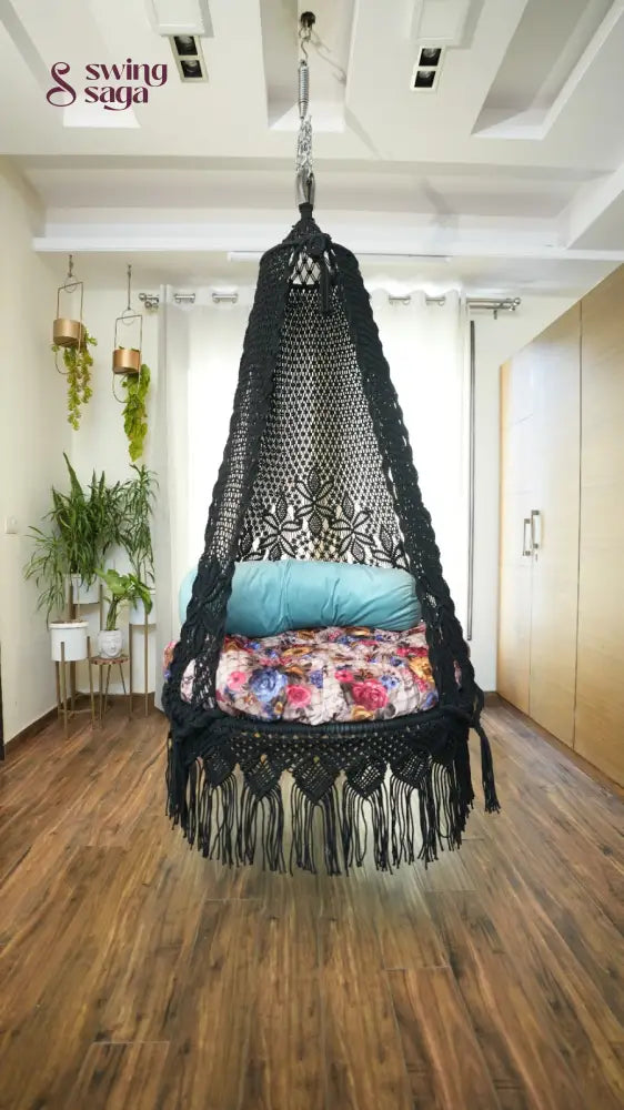 Black single seater hanging chair - Swing Saga