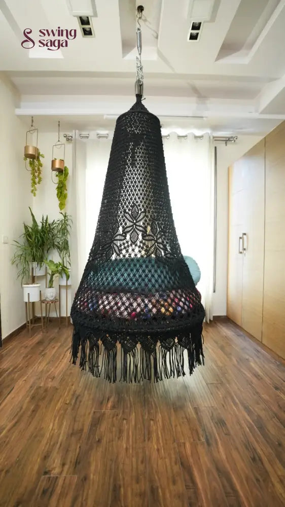 Black single seater hanging chair - Swing Saga