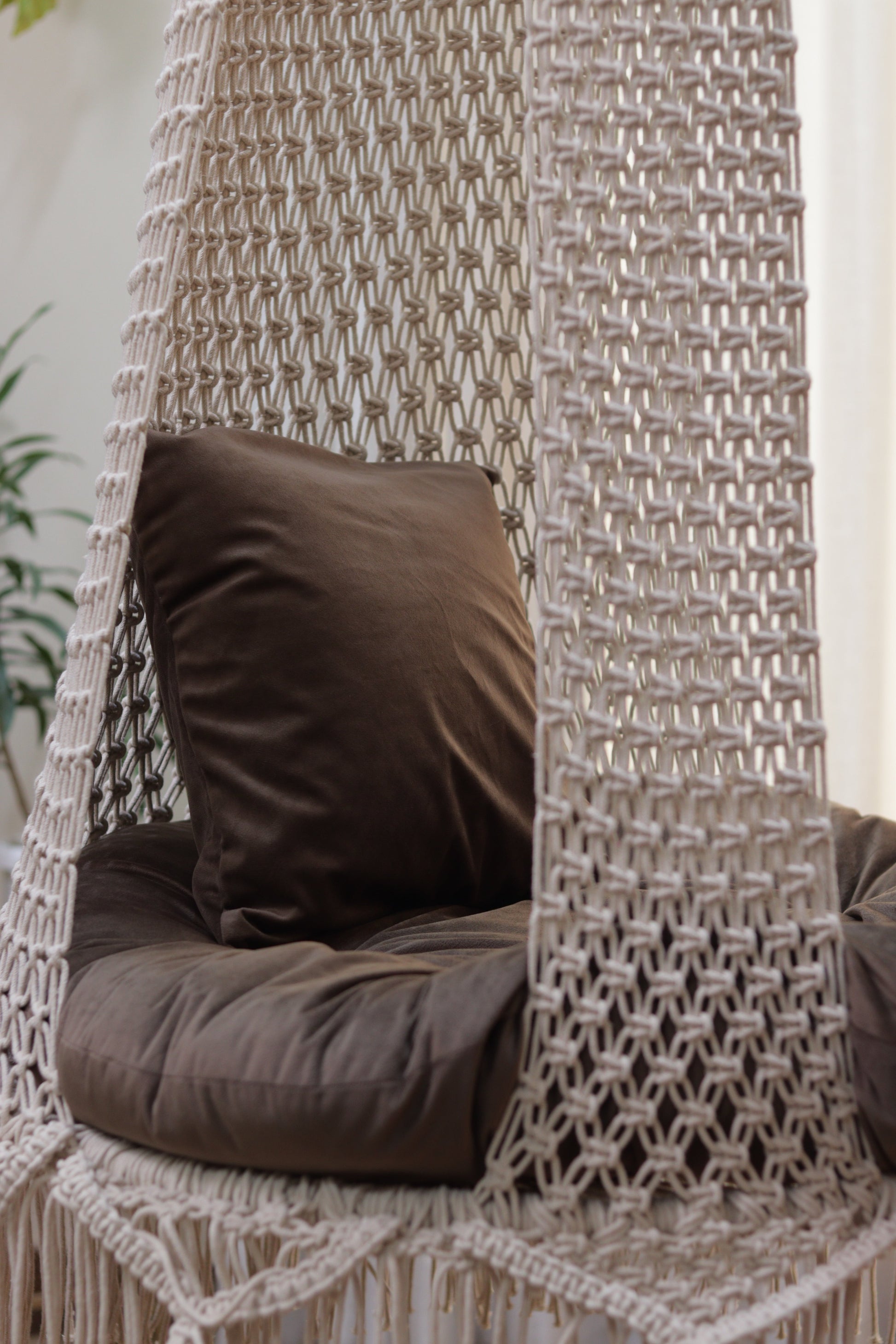 White single seater hanging chair - Swing Saga